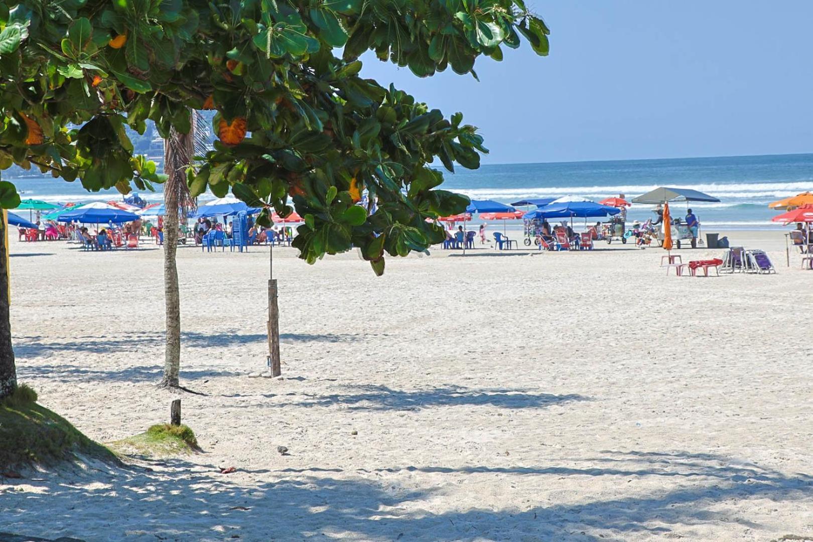 Apto A 500 Metros Da Praia Da Enseada 과루자 외부 사진